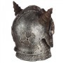 Mittelalterlicher gehörnter Helmschädel